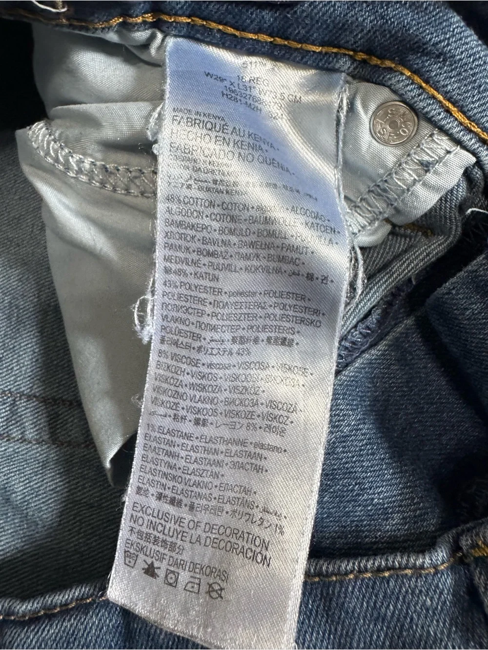 Levi's Slim Straight Jeans in Medium Blue Wash